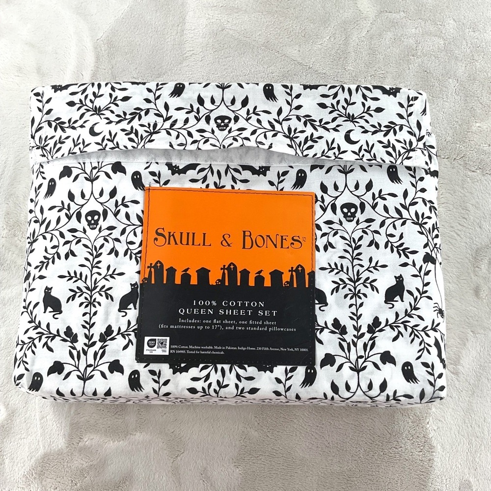 Skull & Bones Queen Sheet Set 100% Cotton Halloween Black Cat Skull White Black